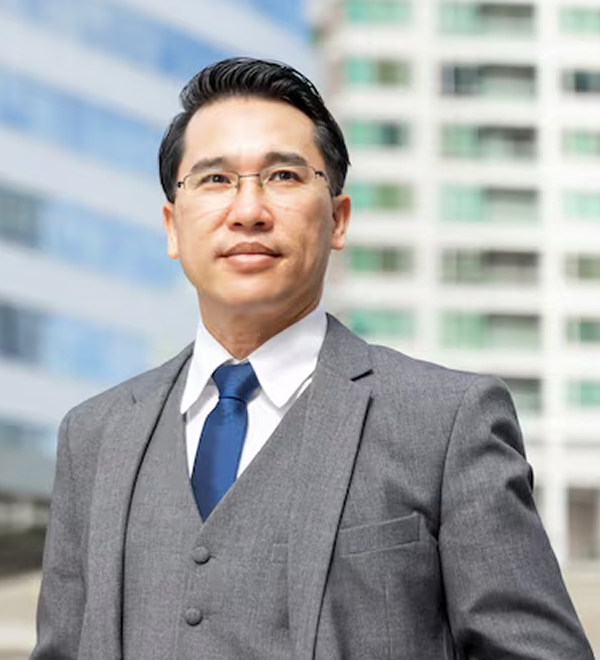 ผู้อำนวยการฝ่ายการเงิน นายธนาธร กิตติพัฒน์